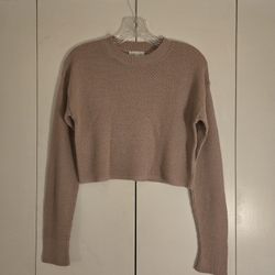 Abound Long-Sleeved Crop-Top