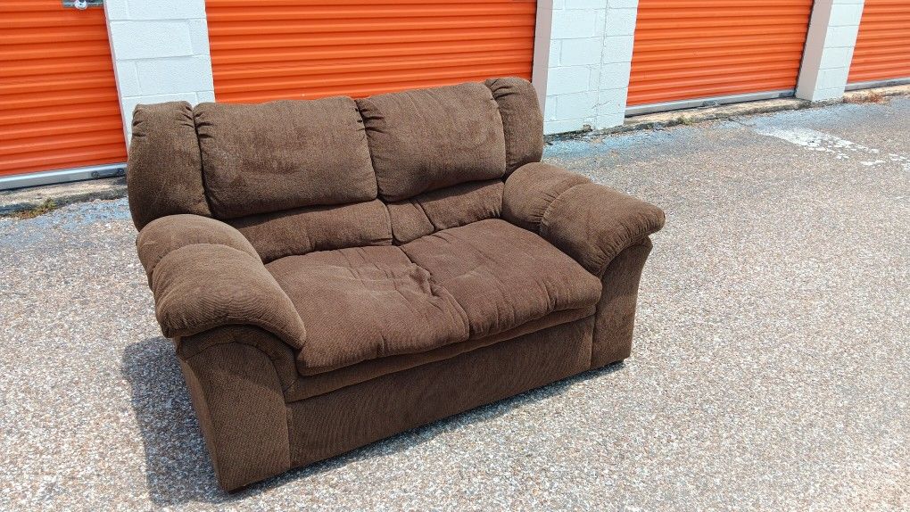Used-Good Sofa *Free Local Delivery
