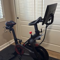 Peloton Bike With 2nd Gen Touch Screen