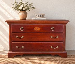 Bassett Traditional Mahogany Three-Drawer Chest | Large Vintage Dresser