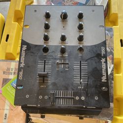 Numark Preamp Mixer Model DM-950