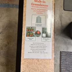 Gardenline Walkin Greenhouse 