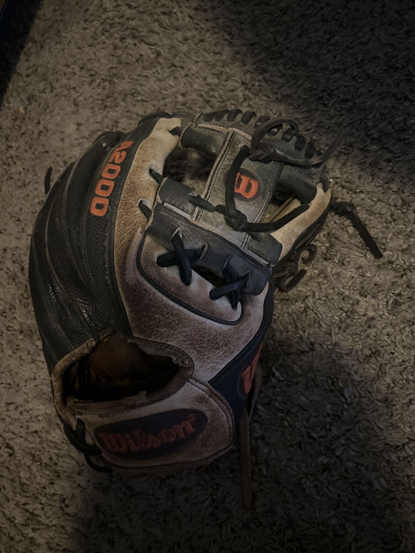 Wilson A2000 11.5 INF glove