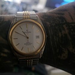 Vintage Elgin Quartz Two Tone Wristband Watch 