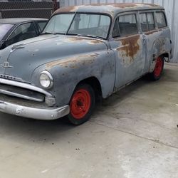 1952 Plymouth Suburban 