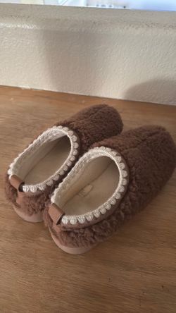 Chunky slippers