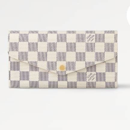 Beautiful Louie Vuitton Sarah Wallet