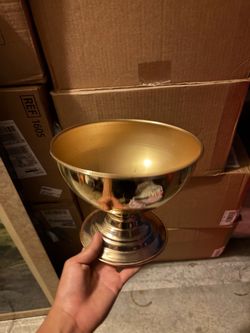 Wine bowl golden