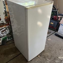 Kenmore Stand Up Freezer