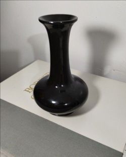 VINTAGE PORCELAIN - CERAMIC VASE 7"