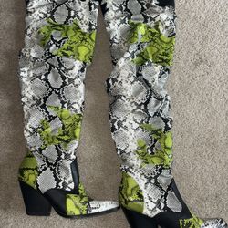 Women’s Snakeskin Cowboy Boots 