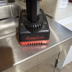 Snap On Charger And Battery 