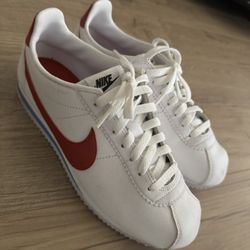 Women’s Nikes. Size 9.