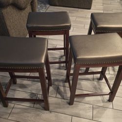 26in New Bar Stools