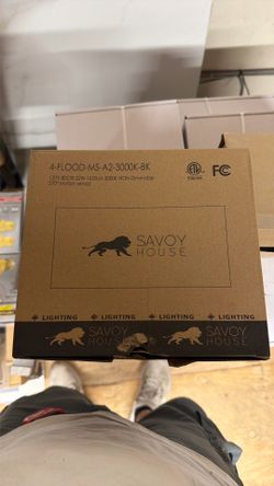 Exterior flood light
