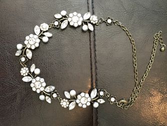 Flower crystal necklace