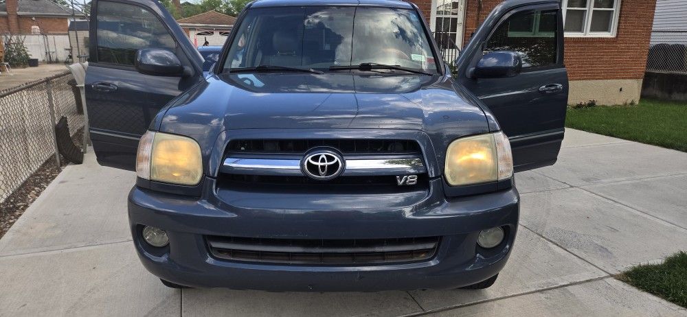 2005 Toyota Sequoia
