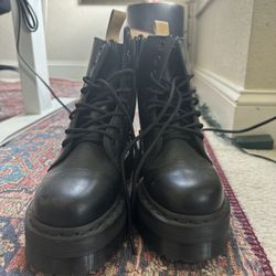 Dr Martens Airwair Boots 