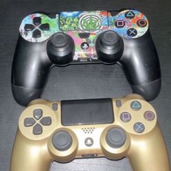 2 Ps4 Controllers 