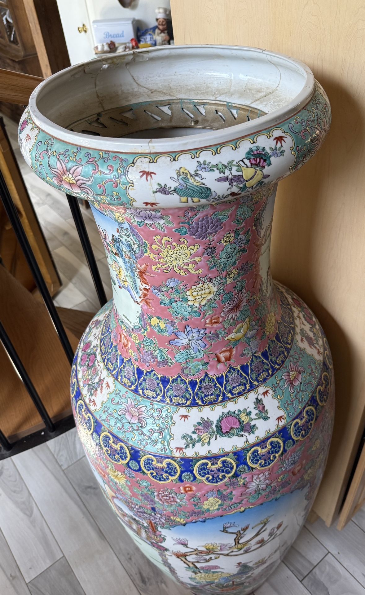 5 ft Chinese Vase