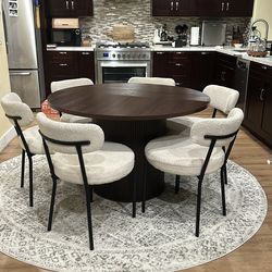 Round Dning table with 6 chairs