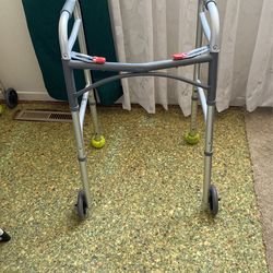 Drive medical Deluxe 2 Button Folding Walker 5”Wheels