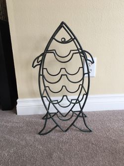 Metal fish wine rack