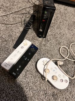 Nintendo Wii Console Bundle with Controllers