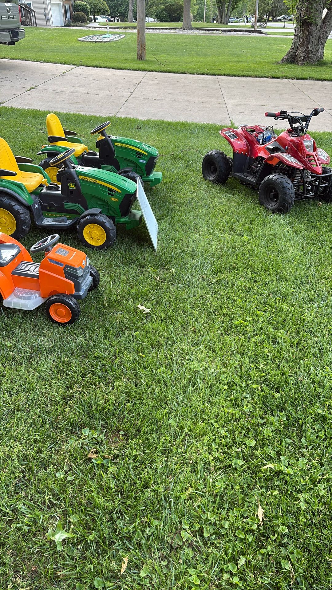 John Deere 12 Volt Battery Tractors …COOLSTER Kids 4wheeler