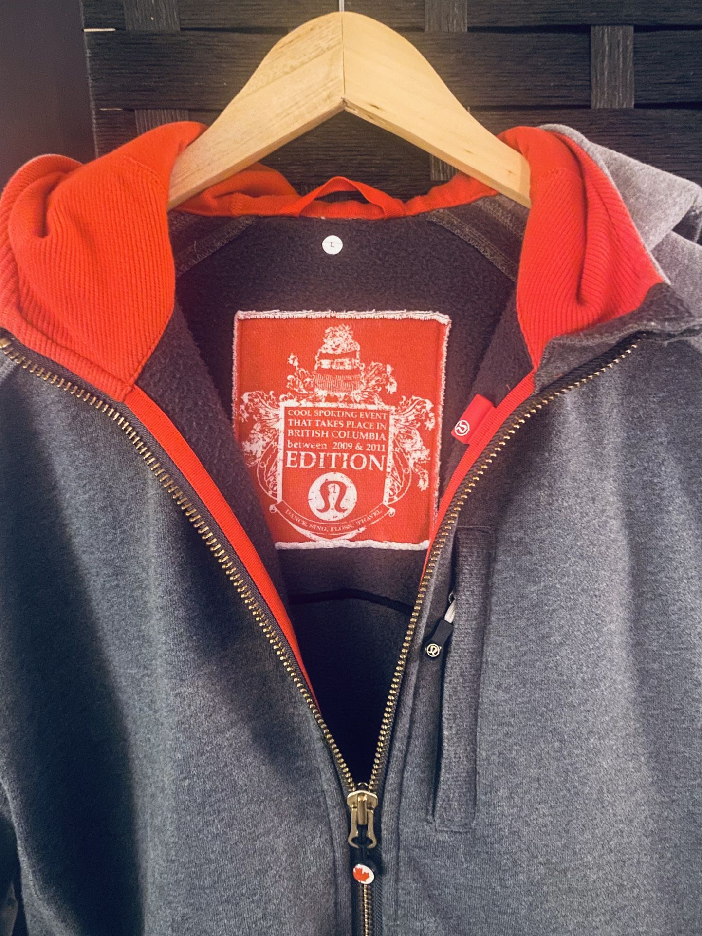 lululemon RARE men’s canadian olympics zip-up hoodie Size L