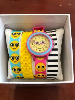 Girl’s emoji watch with bands