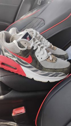 Nike Air Max Size 7Y 25$
