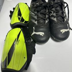 Puma Soccer Cleats And Shin Gards Size 5,5