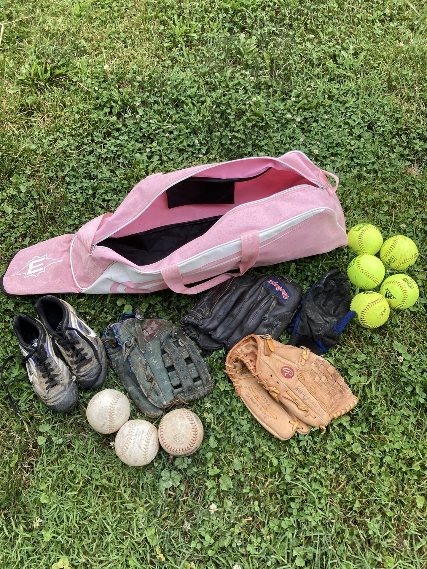 Softball 🥎 Equipment