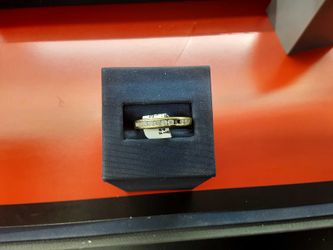 Yellow Gold 14k (.585) 3.2 grams Size 7.5