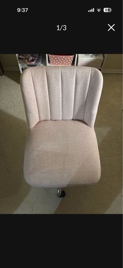 Pink desk chair