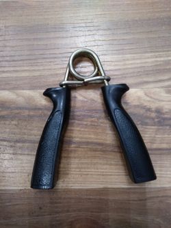 Hand grip strengthener exercise equipment