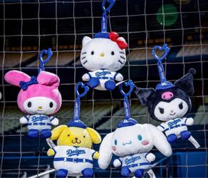 2 TIXS $70 EACH -DODGERS vs ROYALS - 8/12 - -Hello Kitty Keychain Giveaway -Shade and Extra Leg Room