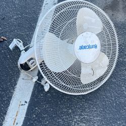 Hurricane Oscillating Fan 18”
