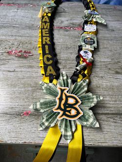 Graduation leis