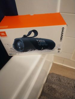 NEW JBL CHARGE 6 BLUETOOTH SPEAKER SOUNDS GREAT 💯