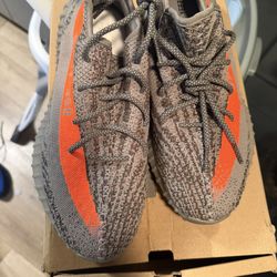 Yeezy boost 350 V2 Carbon Beluga