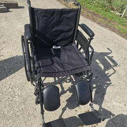 Lightweight folding wheelchair