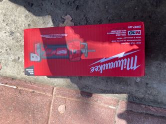 Milwaukee (2627-20)M18 18V Compact Cordless Drywall Cut. Tool-Only