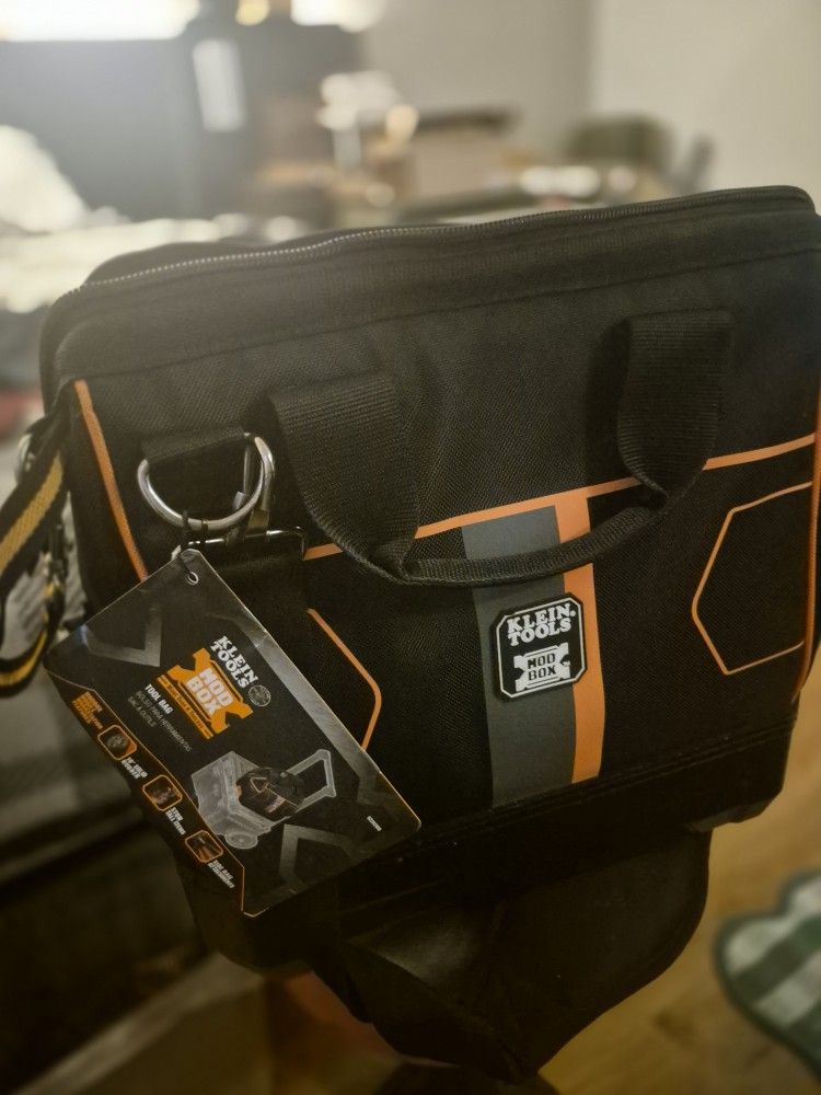 BRAND NEW! Never Used KLEIN TOOLS MOD BOX TOOL BAG 85$obo