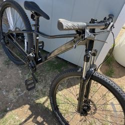 Trek Marin 5—-27.5 Size Small 