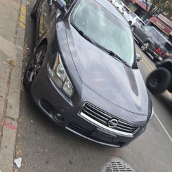 Nissan Maxima 