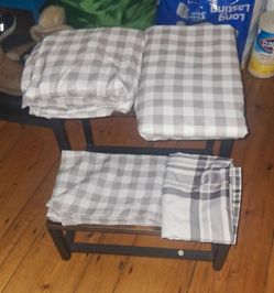 Twin Square Pattern Bed Set