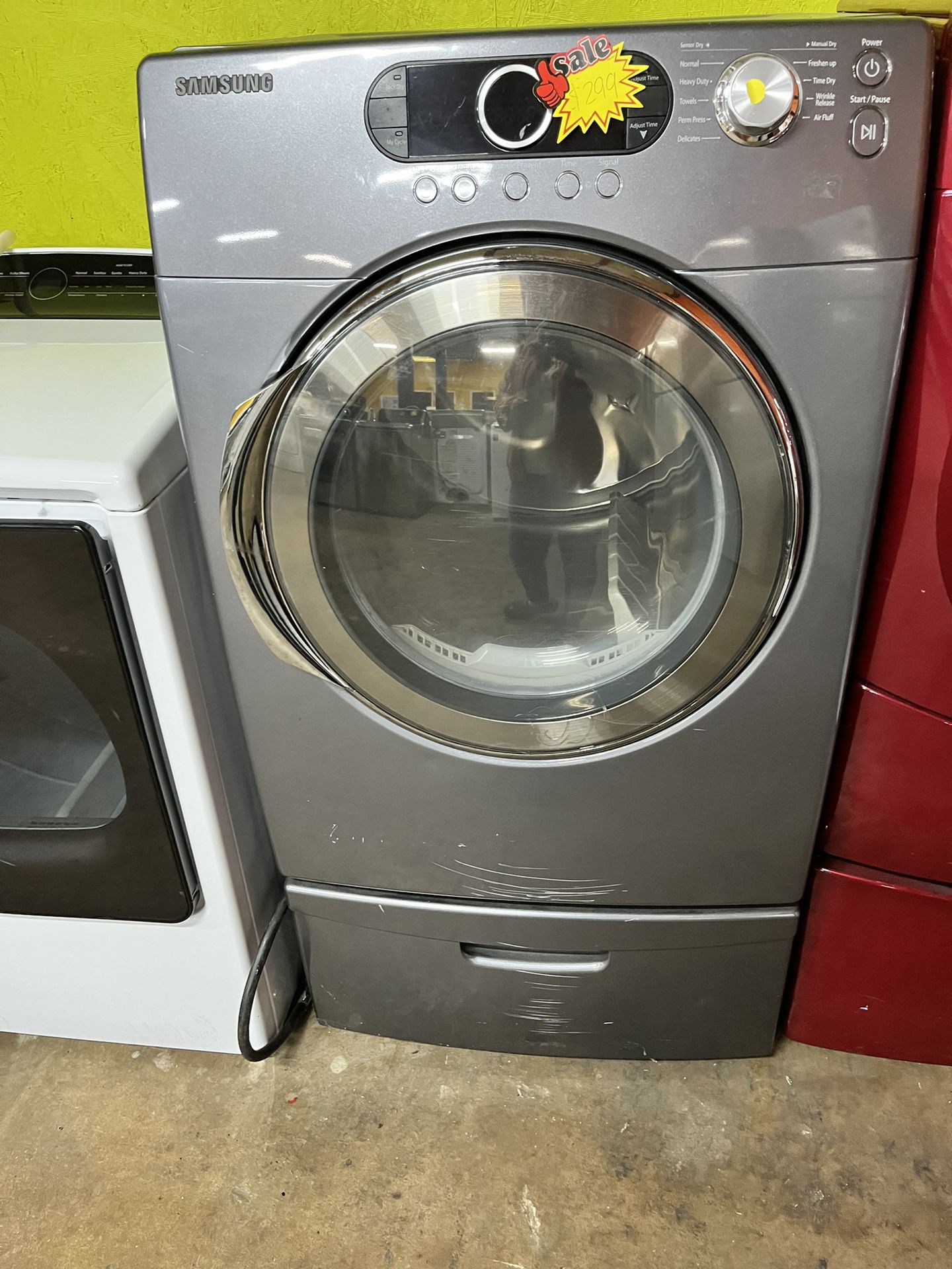 Samsung  Single Dryer Excellent Working Condition We Offer Warranty And Delivery 