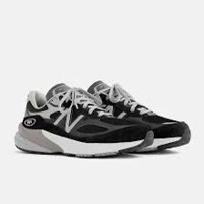 New Balance Men's Black and Grey Trainers Size US 11